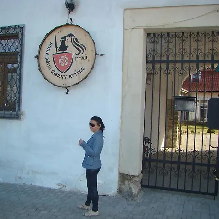 Hotel Kastiel Biela Dama A Cierny Rytier *