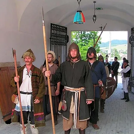 Kaštieľ Biela Dáma A čierny Rytier Hotel *