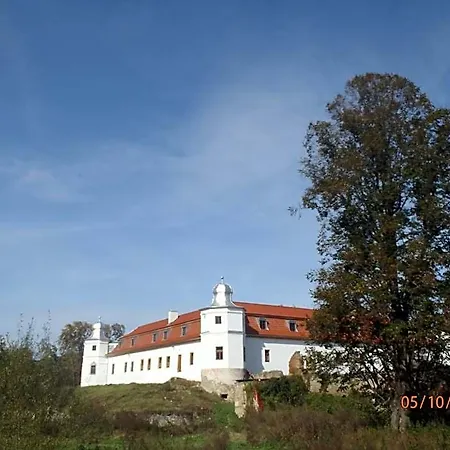Kaštieľ Biela Dáma A čierny Rytier Hotel *