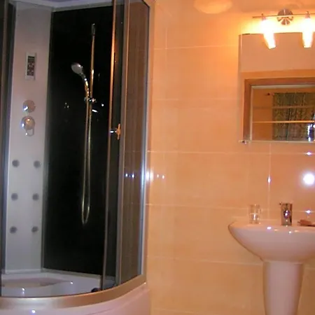 Hotel Kaštieľ Biela Dáma A čierny Rytier *