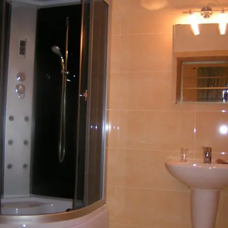 Kastiel Biela Dama A Cierny Rytier * Krompachy