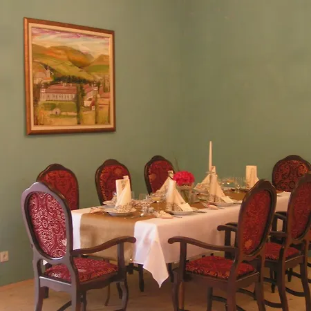 Kaštieľ Biela Dáma A čierny Rytier