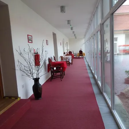 Kastiel Biela Dama A Cierny Rytier Hotel