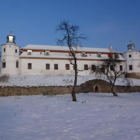 Kaštieľ Biela Dáma A čierny Rytier Hotel